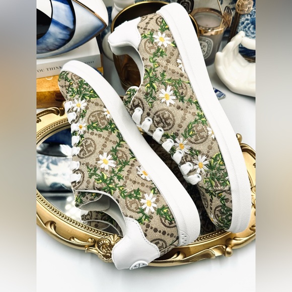 🆕 TORY BURCH 🧿 NWOT Howell Court T Monogram Floral-Embroidered Sneakers - Picture 14 of 16